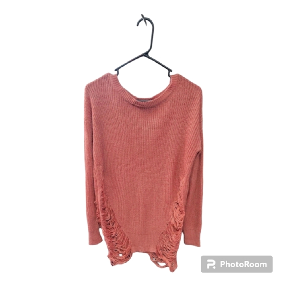 Trendy Threads Distressed Sweater Pink Size Medium 💗 💓 💕 💖